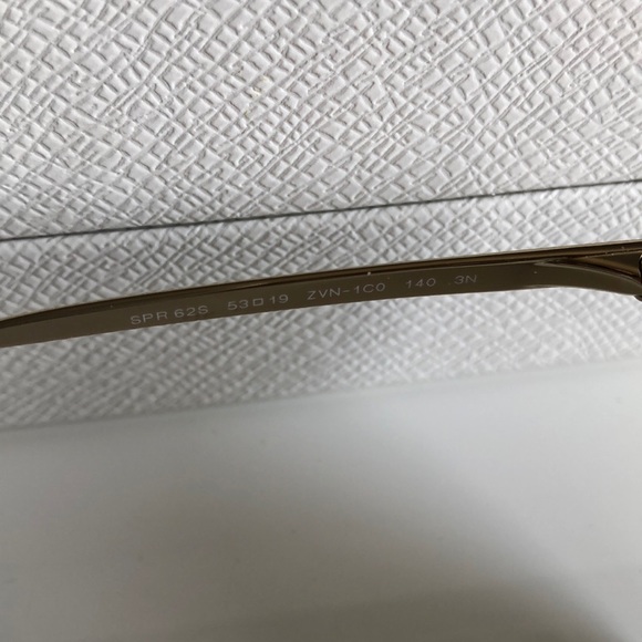 Used like new! Prada SPR 62S - Picture 4 of 4